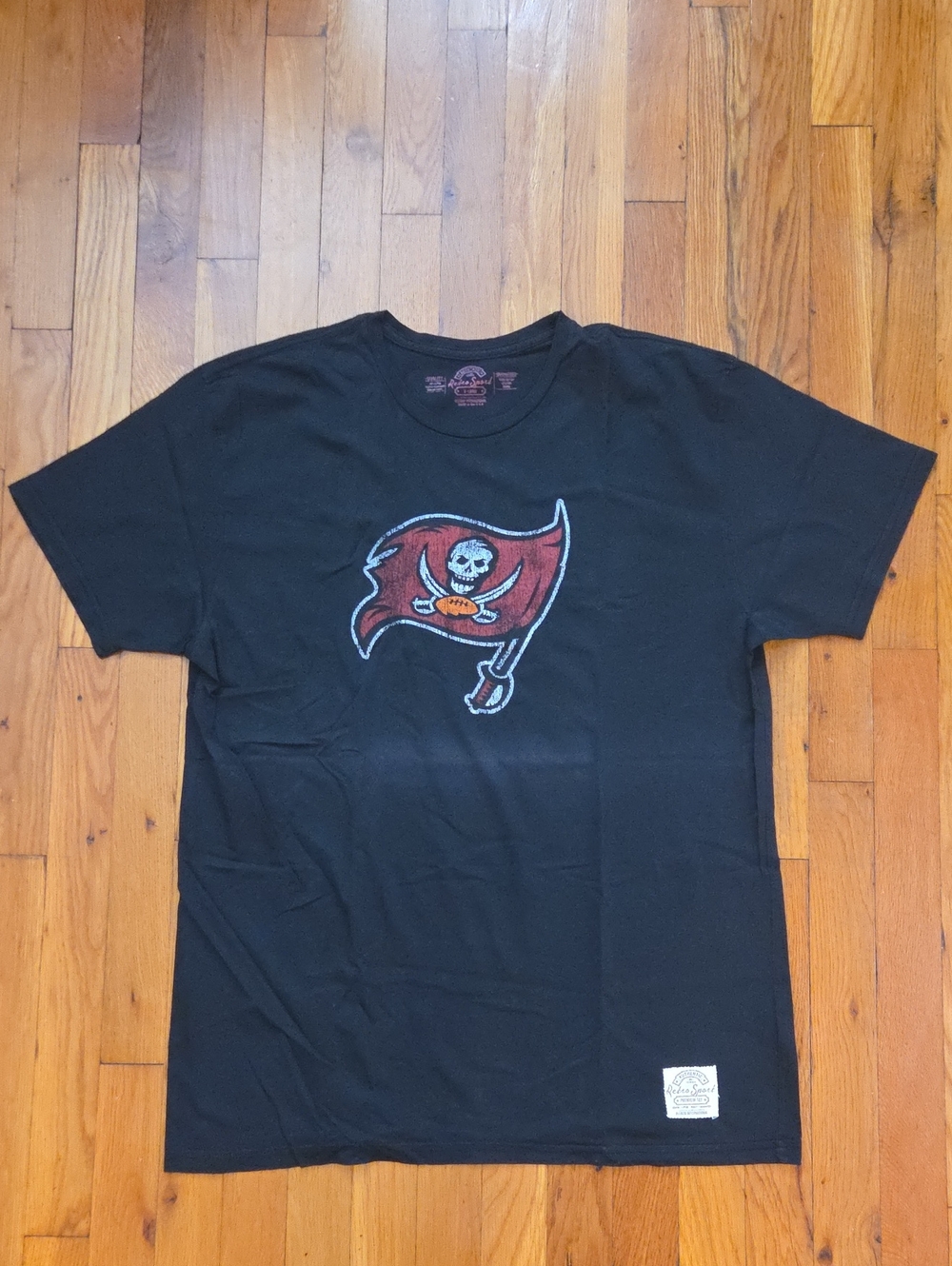 Men's Black Short-Sleeve Tee with Red Team Flag Graphic